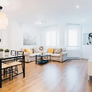 bilbao-home-apartment-by-people-rentals.bilbaohotelsspain.com/