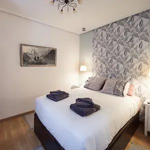 Habitación en casa particular Cosy - Guggen º Parking Free, Bilbao
